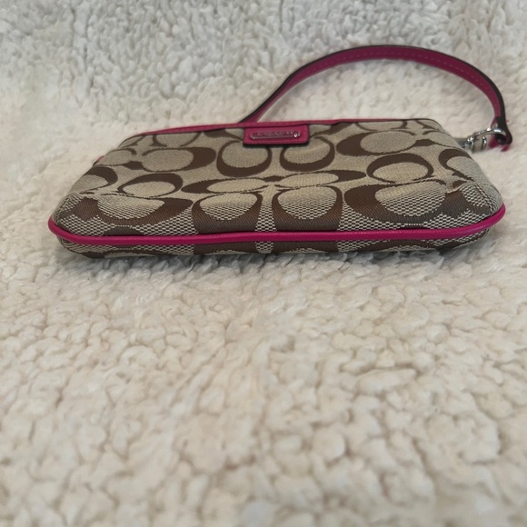 Signature Coach wristlet - Picture 6 of 6